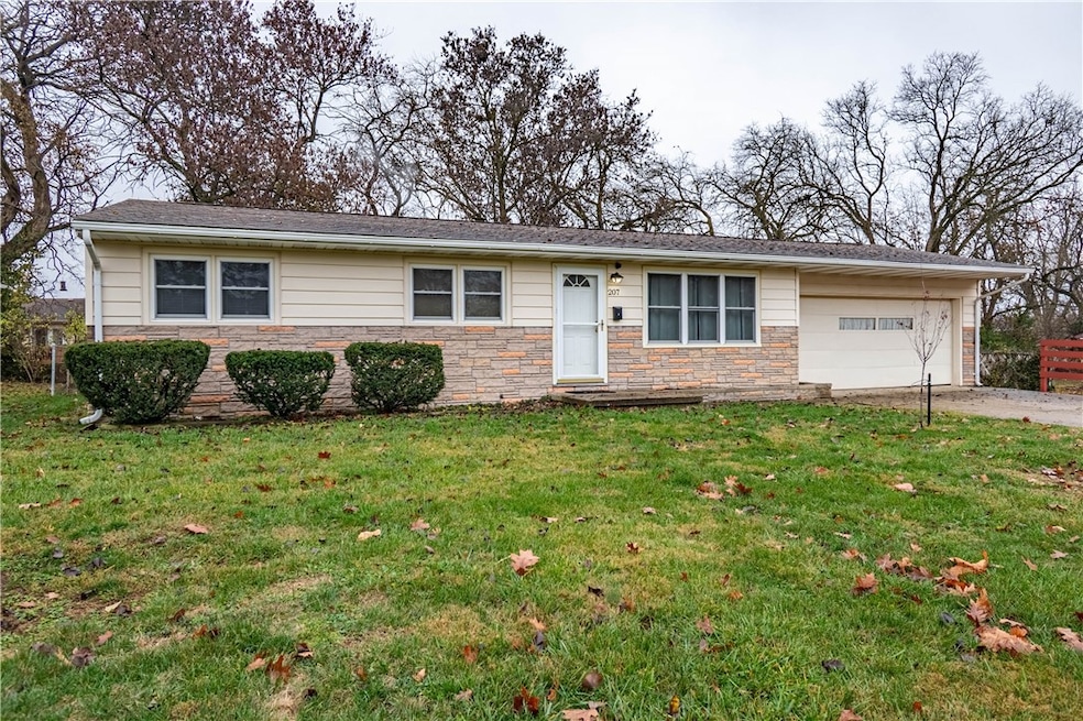 207 Wayside Ave, Decatur, IL 62521 - photo 1