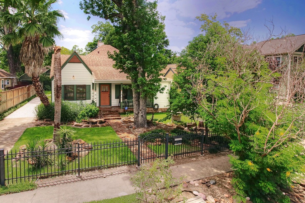 2043 Arlington St, Houston, TX 77008 - photo 1