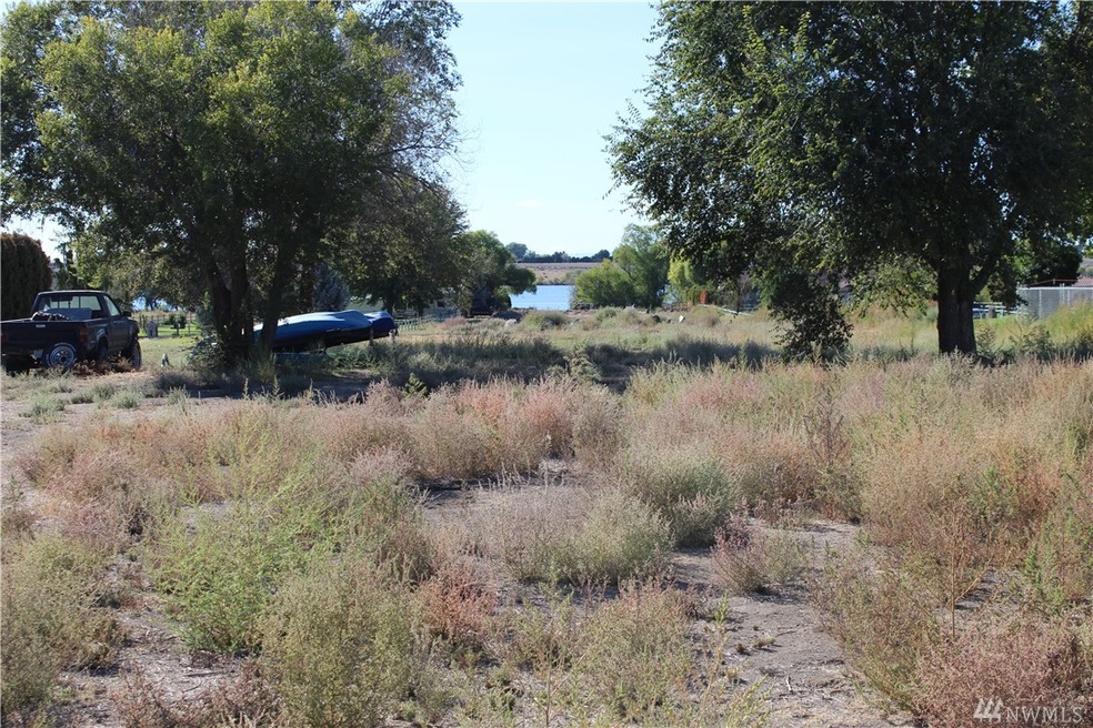 3915 Shorecrest Dr NE, Moses Lake, WA 98837 - photo 1