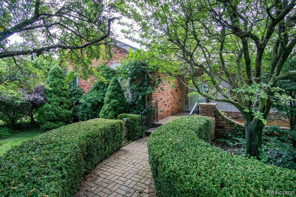 1554 ASHOVER Circle - Beautiful tree line walkway 