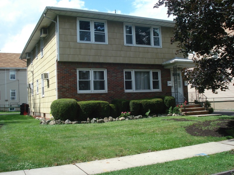 293 W Webster Ave, Roselle Park, NJ 07204 - photo 1