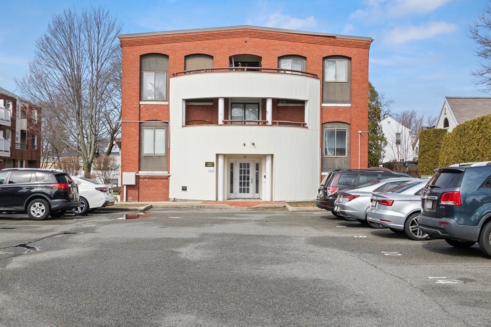 11 Margin St unit 2, Lynn, MA 01905 - photo 1
