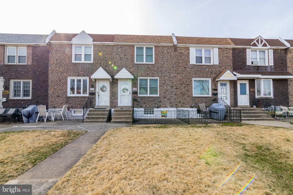 929 Maple Ave, Glenolden, PA 19036 - photo 1