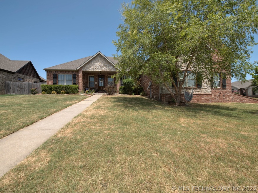 5718 Nottingham Dr, Bartlesville, OK 74006 - photo 1