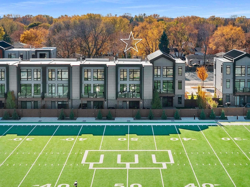 1108 Brookwood Dr unit 22, Green Bay, WI 54304 - photo 1