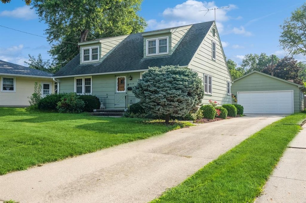 2419 Tomlin Ln, Des Moines, IA 50317 - photo 1