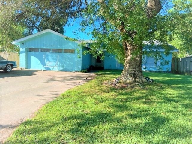 17150 Barcelona Dr, Friendswood, TX 77546 - photo 1