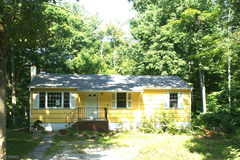 109 Minnisink Rd, Lake Hopatcong, NJ 07849 - photo 1