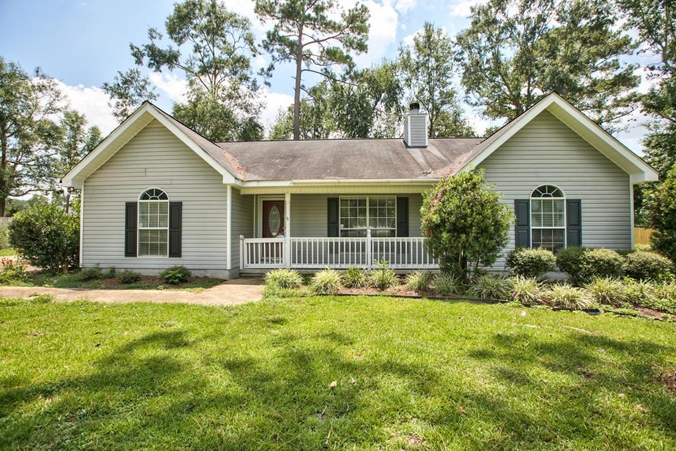 1010 Mildred St, Bainbridge, GA 39817 - photo 1