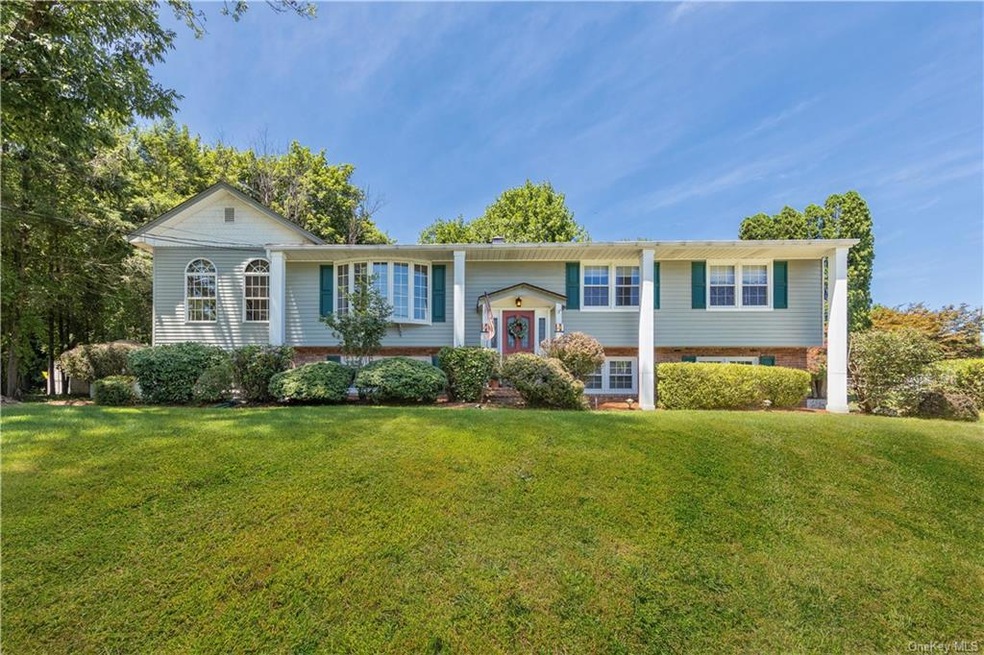 16 Laurel Dr, Stony Point, NY 10980 - photo 1