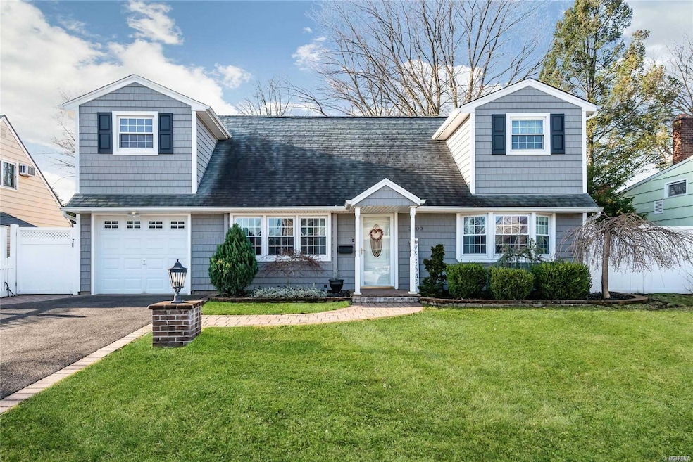 3900 Avoca Ave, Bethpage, NY 11714 - photo 1