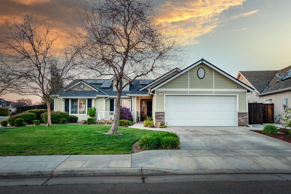 6802 E Cortland Ave, Fresno, CA 93727 - photo 1