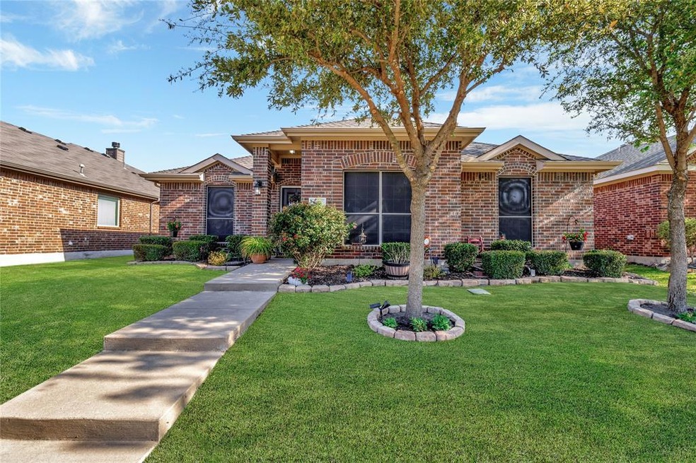 627 Austin Ln, Lavon, TX 75166 - photo 1
