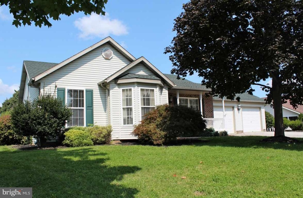 604 Parkway Dr unit 85, Littlestown, PA 17340 - photo 1