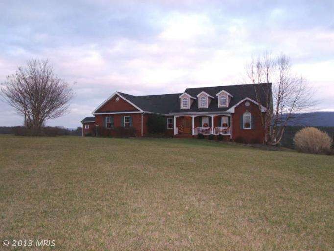 26 Hillcrest Ct, Berkeley Springs, WV 25411 - photo 1