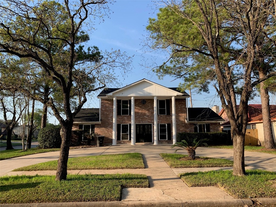 5722 Arncliffe Dr, Houston, TX 77088 - photo 1