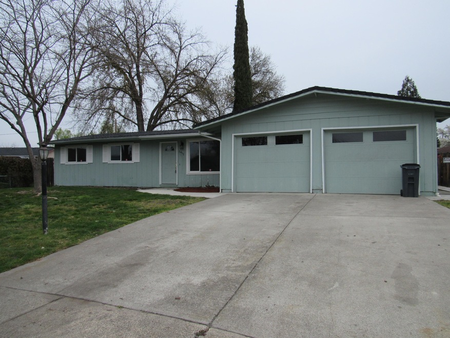 1411 Pleasant St, Medford, OR 97504 - photo 1