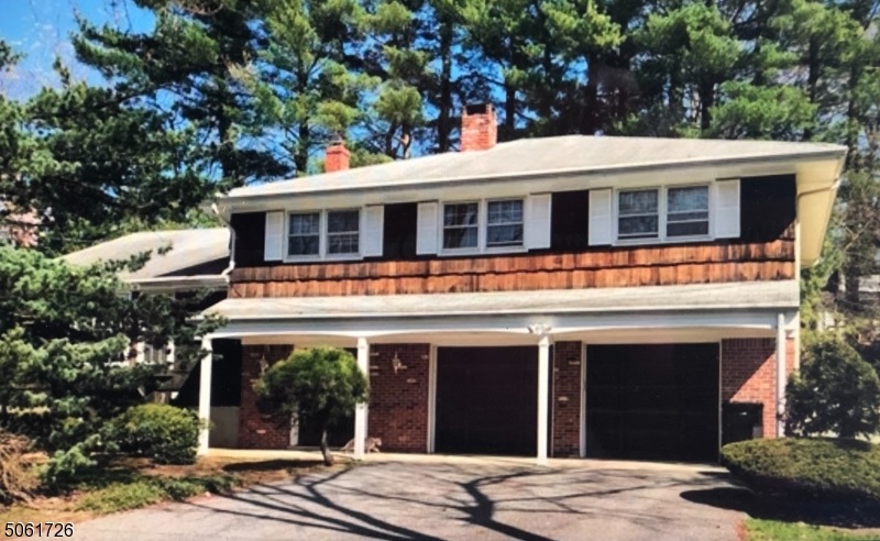 242 Beechwood Dr, Paramus, NJ 07652 - photo 1