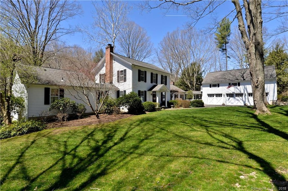 Quintessential New England Colonial........