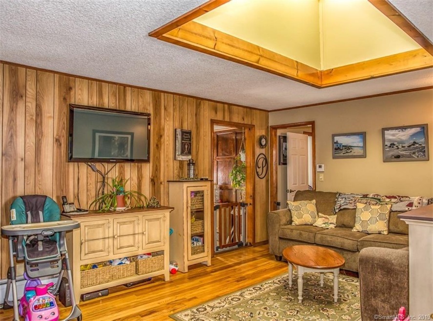 21 Wheeler Dr, Enfield, CT 06082 - photo 1