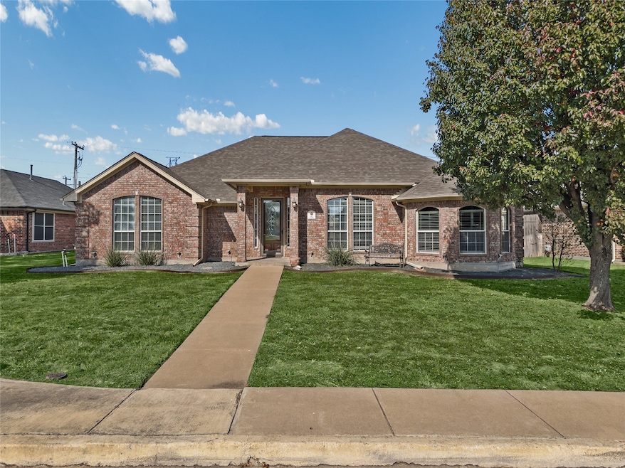 112 Santa fe Trail, Waxahachie, TX 75165 - photo 1