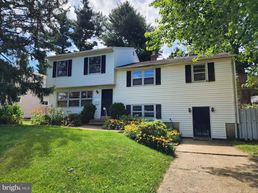 615 Wallerson Rd unit B, Catonsville, MD 21228 - photo 1