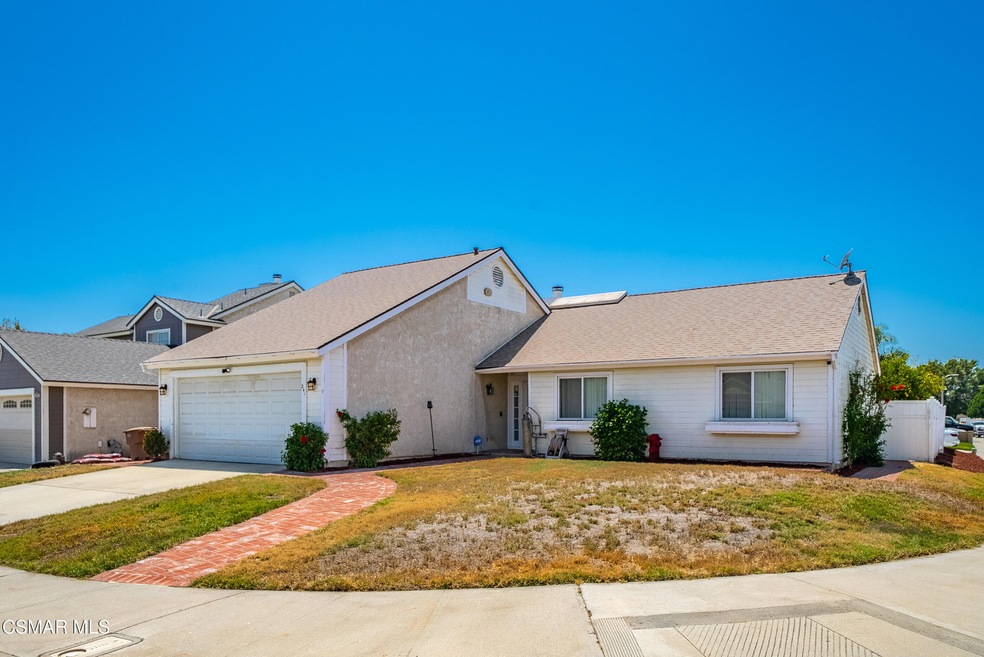 Under Contract $699,900