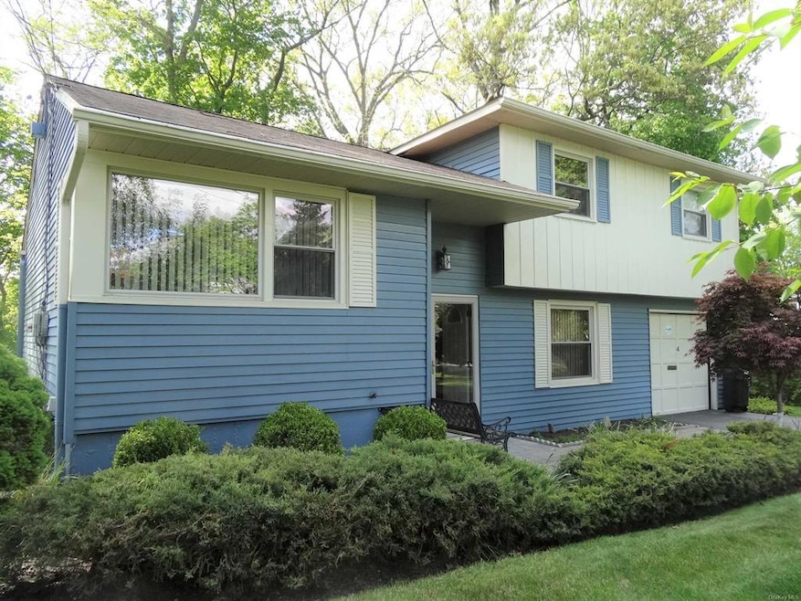 4 Bellmore Dr, Poughkeepsie, NY 12603 - photo 1