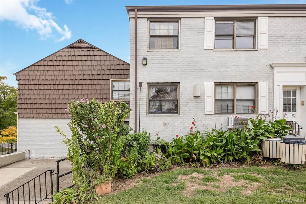 6703 136th St unit B, Flushing, NY 11367 - photo 1