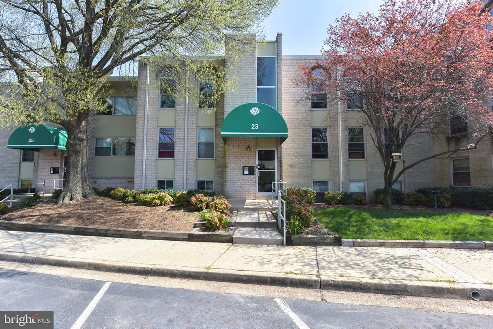 23 Canterbury Square unit 301, Alexandria, VA 22304 - photo 1