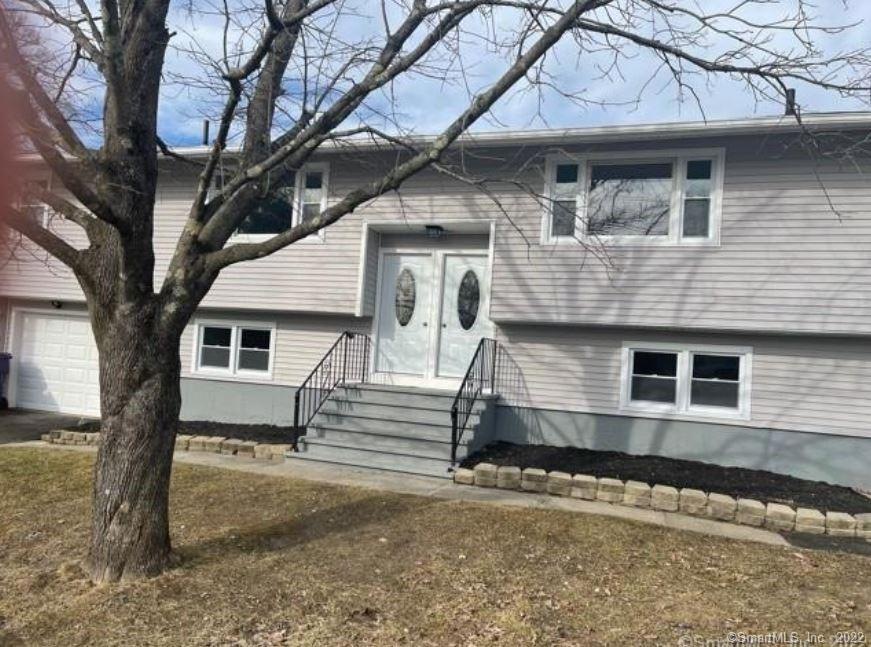 29 Spread Oak Ln, Waterbury, CT 06704 - photo 1