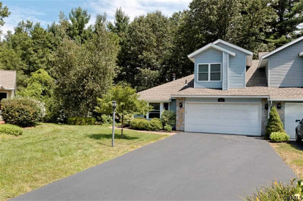 521 Highwood Cir, Albany, NY 12203 - photo 1