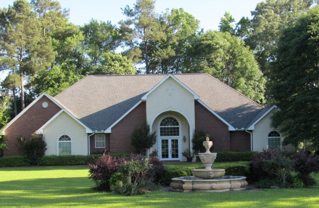 1069 Stonegate Dr, McComb, MS 39648 - photo 1