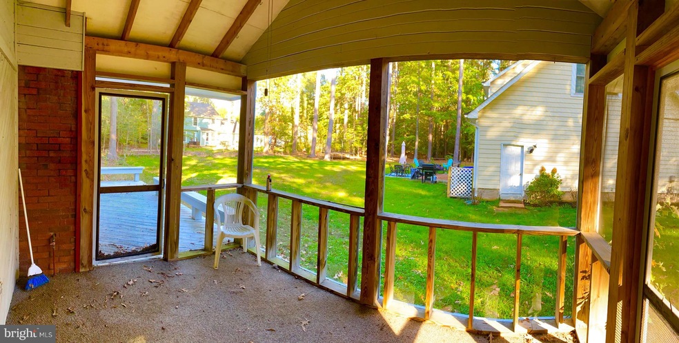 11510 Honeysuckle Ct, Swan Point, MD 20645 - photo 1