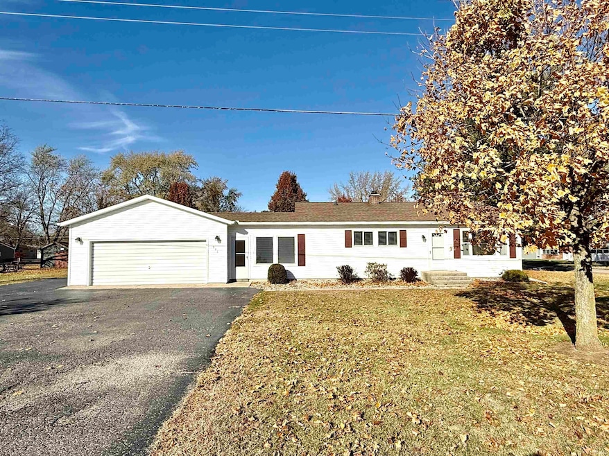 501 E 13th St, Winamac, IN 46996 - photo 1