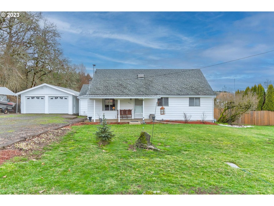 637 NE Center St, Sheridan, OR 97378 - photo 1