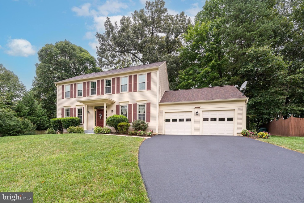 8964 Spruce Ridge Rd, Fairfax Station, VA 22039 - photo 1