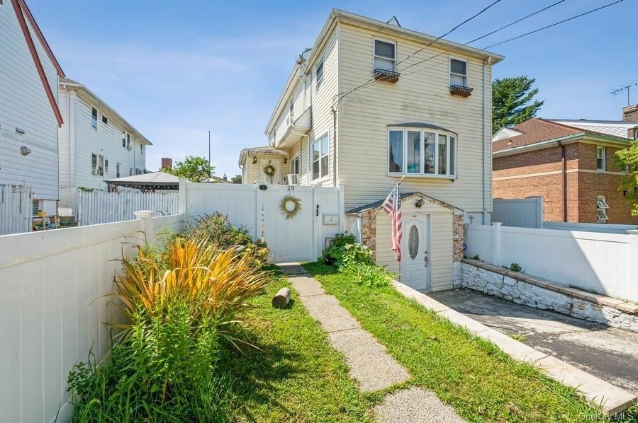 25 Sanford St, Yonkers, NY 10705 - photo 1