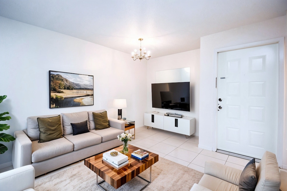 2818 S Bartell Dr unit 6, Houston, TX 77054 - photo 1