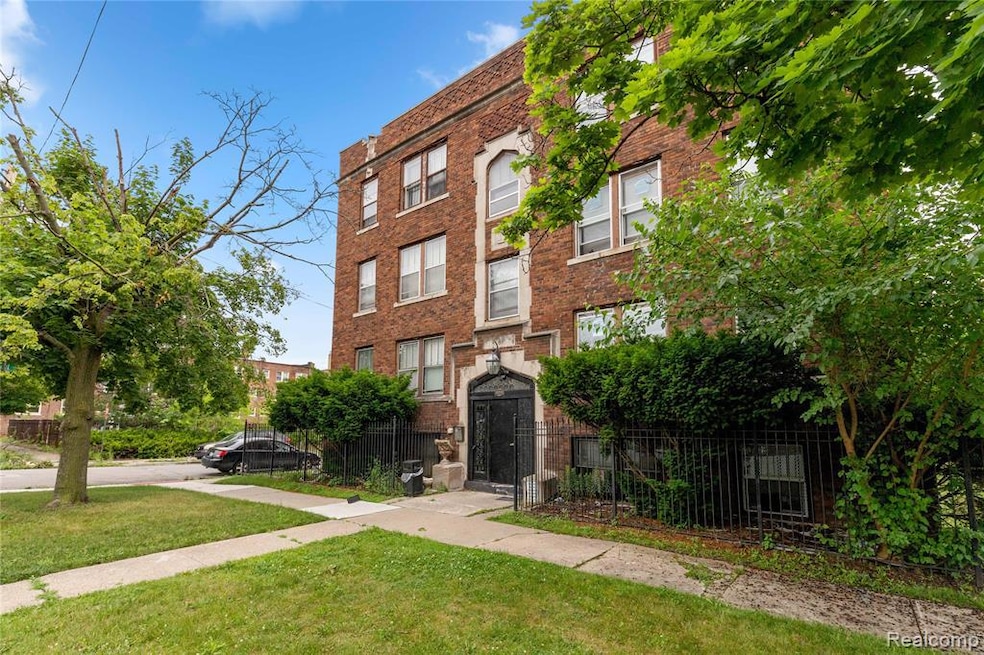 16940 Log Cabin St, Highland Park, MI 48203 - photo 1