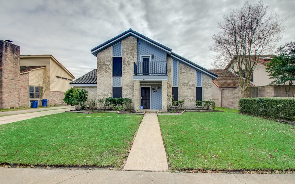 6015 Ogden Forest Dr, Houston, TX 77088 - photo 1