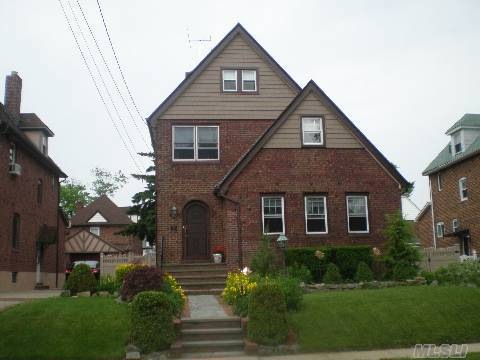 82 Canterbury Gate, Lynbrook, NY 11563 - photo 1