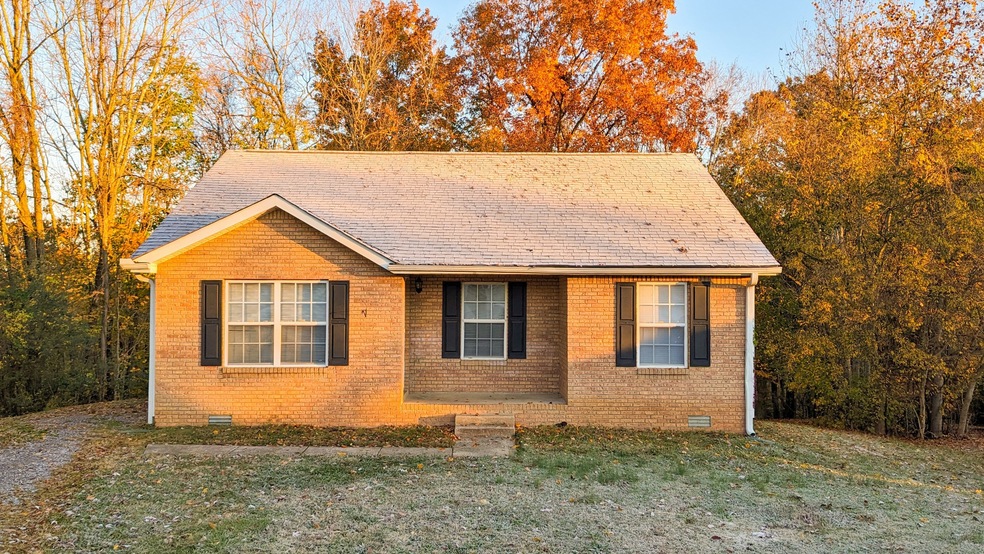 1352 Chucker Dr, Clarksville, TN 37042 MLS RTC2593151