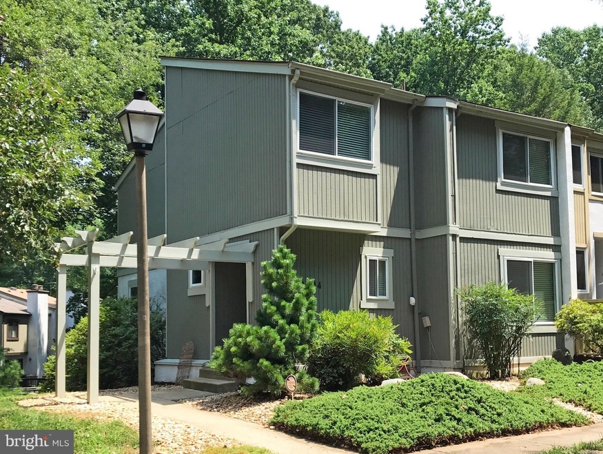 11744 Decade Ct, Reston, VA 20191 - photo 1