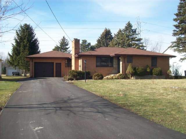 2451 Clayward Dr, Burton, MI 48509 - photo 1