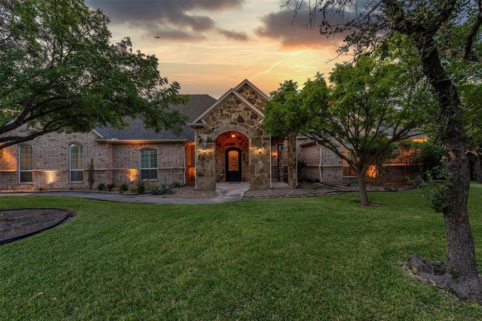 421 Crested Ridge Ln, Fort Worth, TX 76108 - photo 1