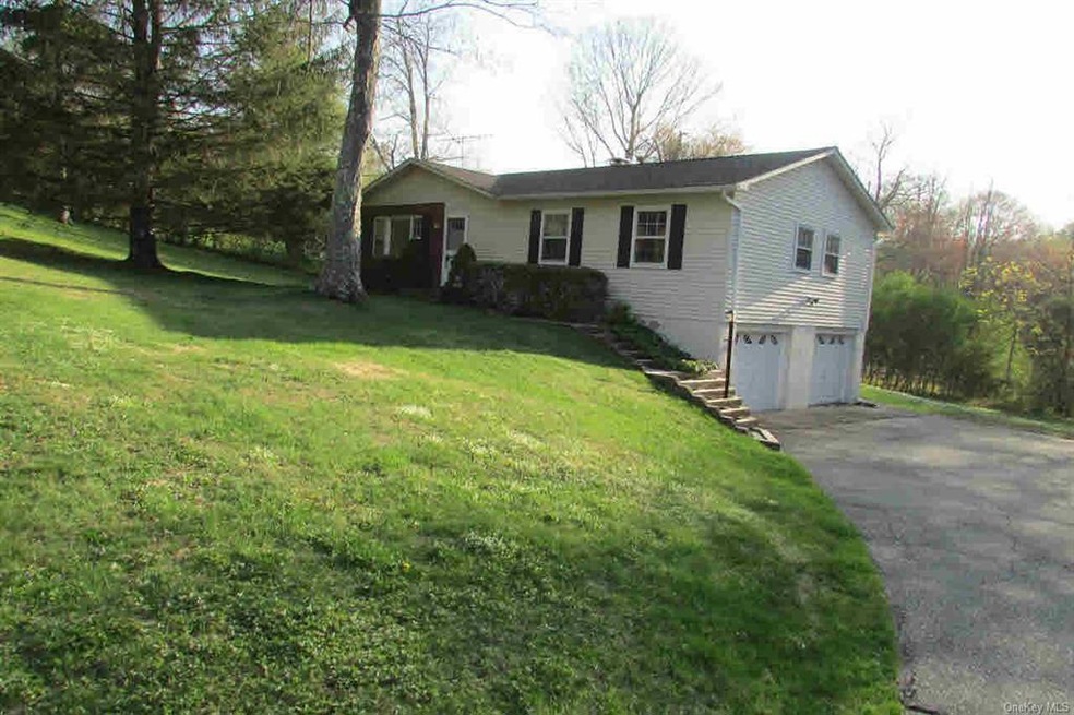 20 Memory Ln, Hopewell Junction, NY 12533 - photo 1