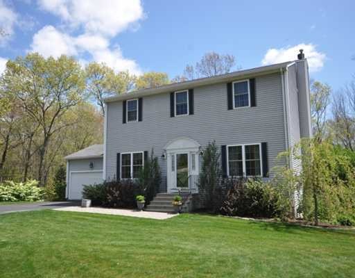 24 Lawnacre Dr, Wakefield, RI 02879 - photo 1
