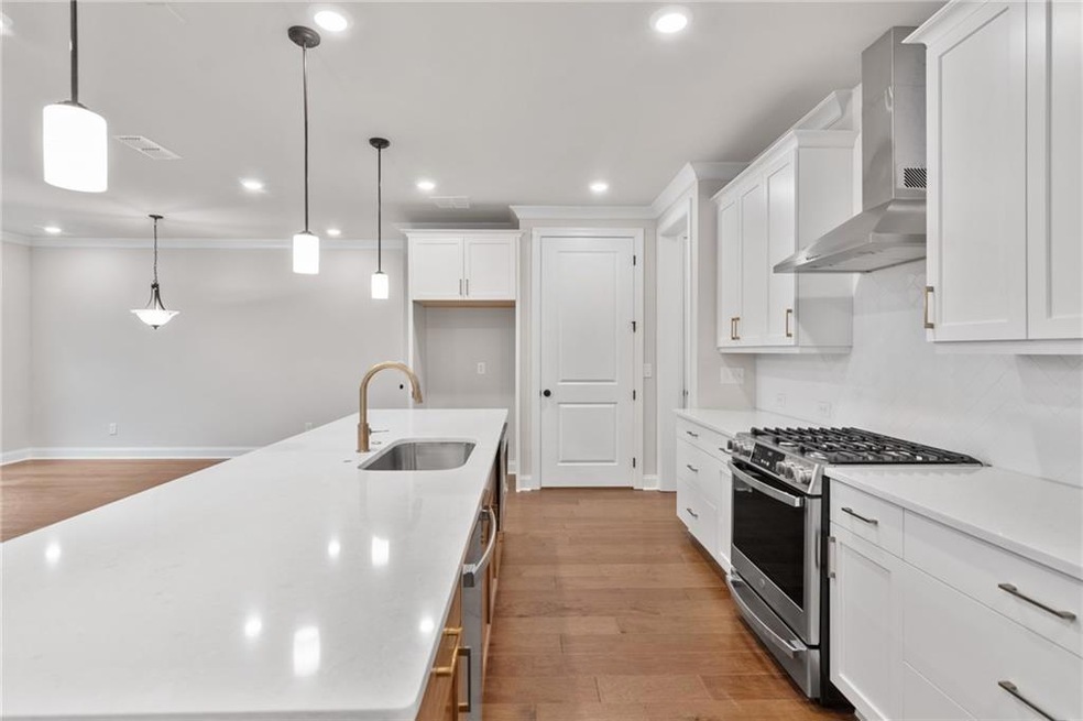 Massive kitchen perfect for your entertaining need