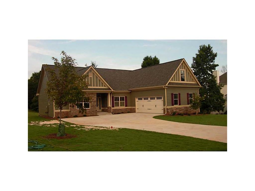 169 Durham Dr, Hoschton, GA 30548 - photo 1